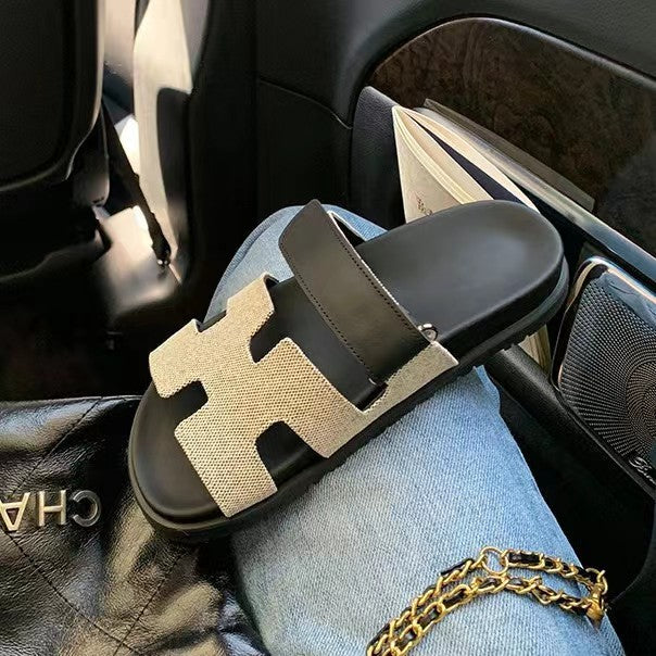 Verta - Comfortable Roman-style summer sandals with H-shape and Velcro fastening